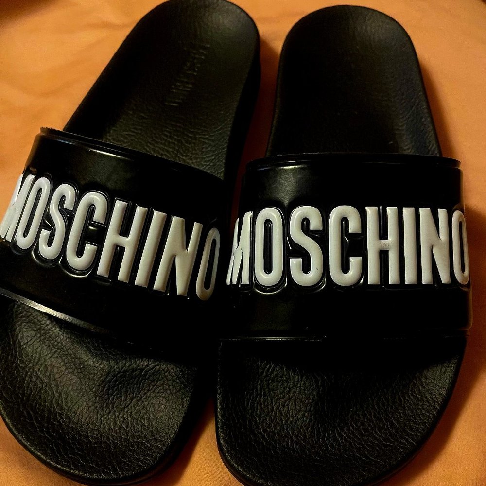 Moschino Logo Slides